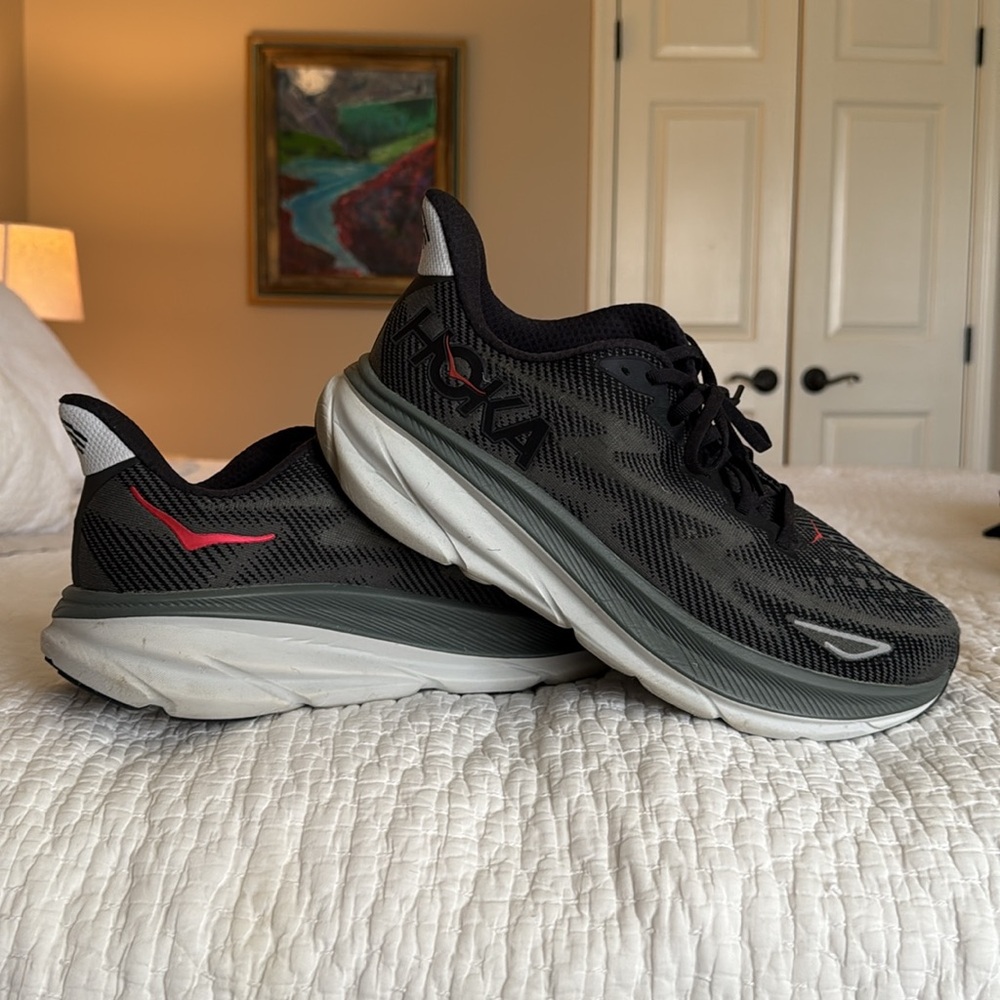 Hoka Men's Athletic Running Shoes Clifton 9 Black Gray Red Size 11